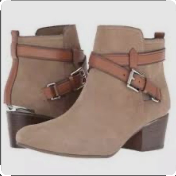Coach Shoes - Authentic Coach Pauline 8 Women's Tan heels shoes Ankle leather Boots $298